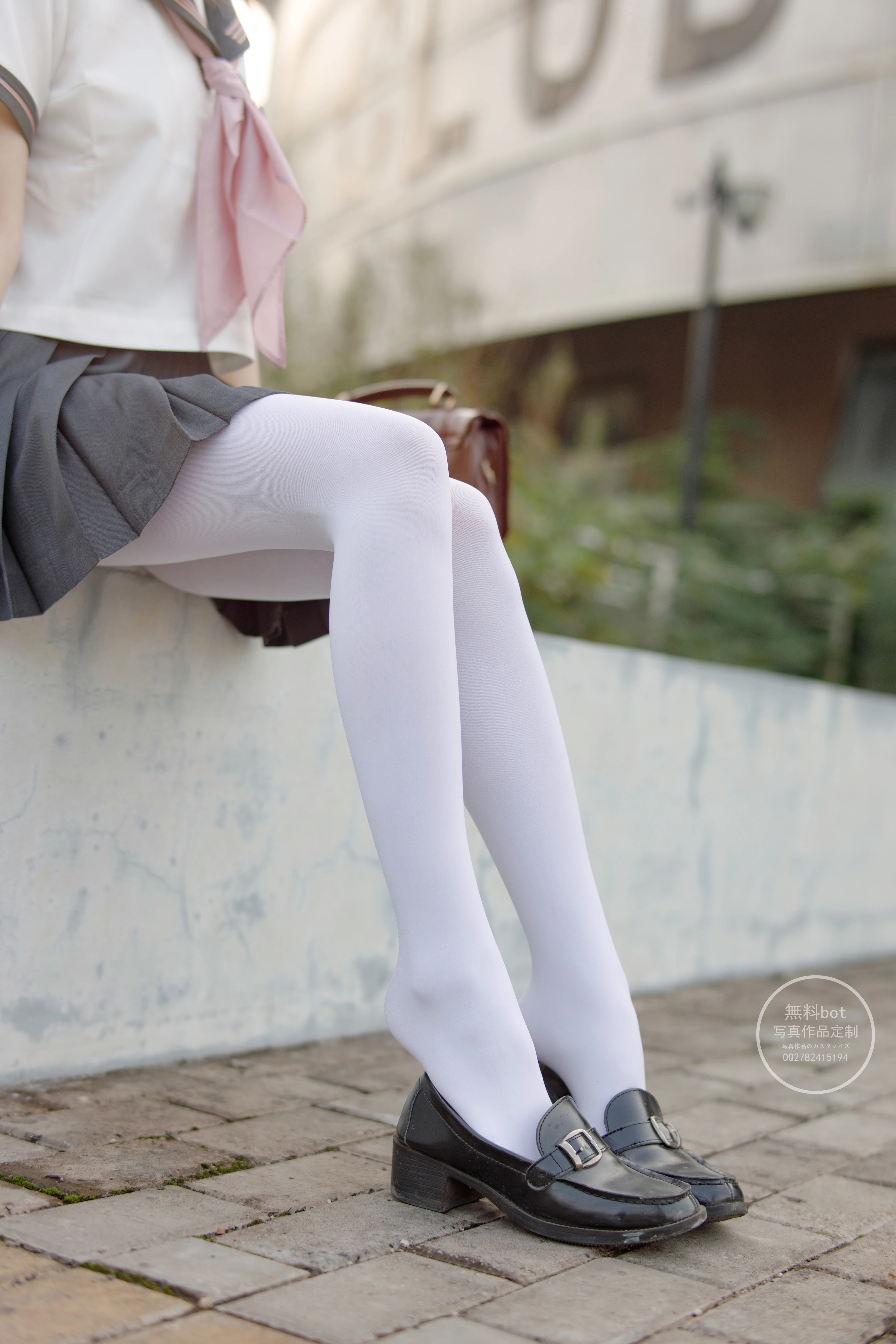 森萝财团 有料006  依依 户外白丝JK制服 [90P]插图1